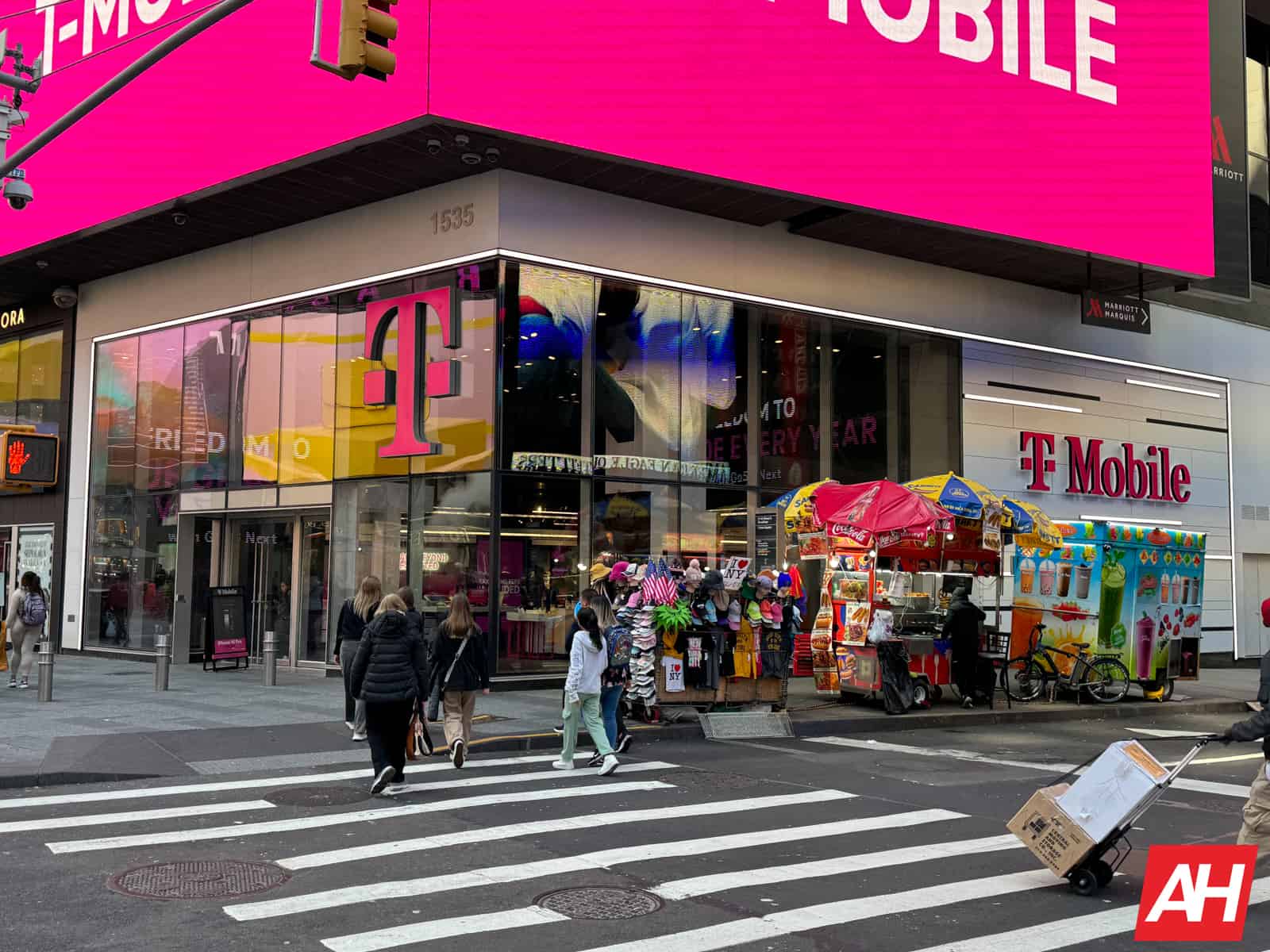 Featured image for New Scam Targeting T-Mobile Customers could Hijack your Account